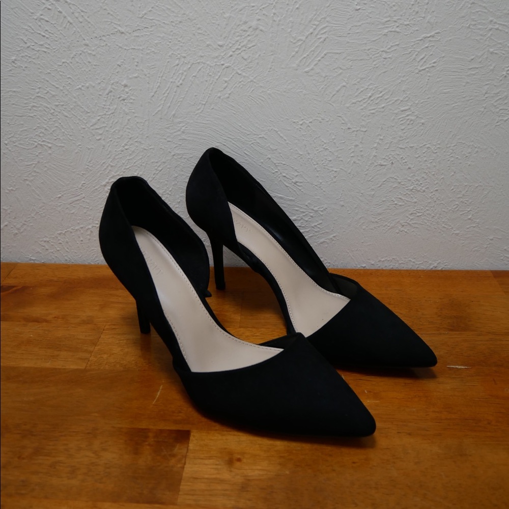 Old Navy Simple Black Pointed Toe Heel